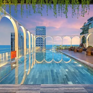 4* ホテル Golden Lotus Luxury - Complimentary Daily Afternoon Tea